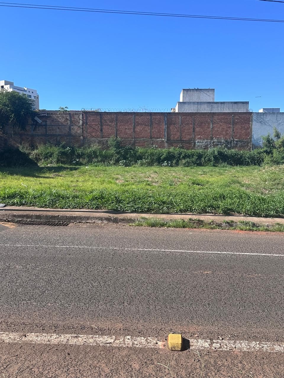 Terreno / Lote / Condomínio em Lagoinha - Uberlândia