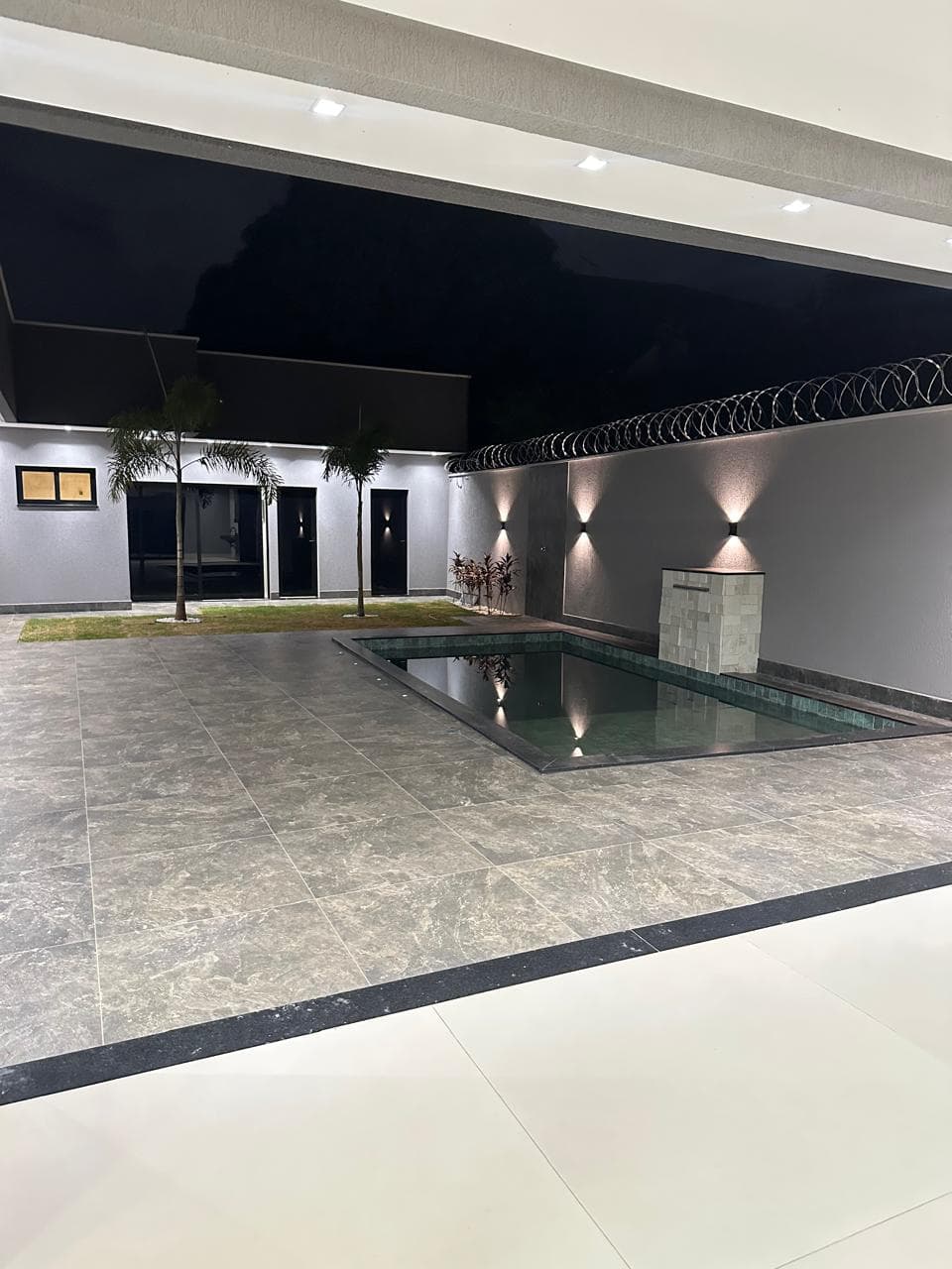 Casa em Jardim Balneário Meia Ponte - Goiânia