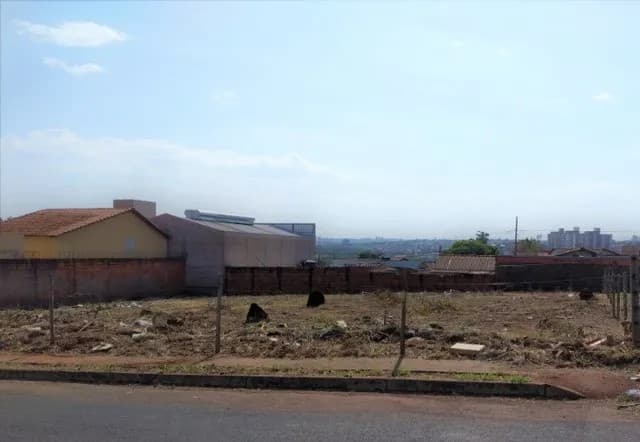 Terreno / Lote / Condomínio em Taiaman - Uberlândia